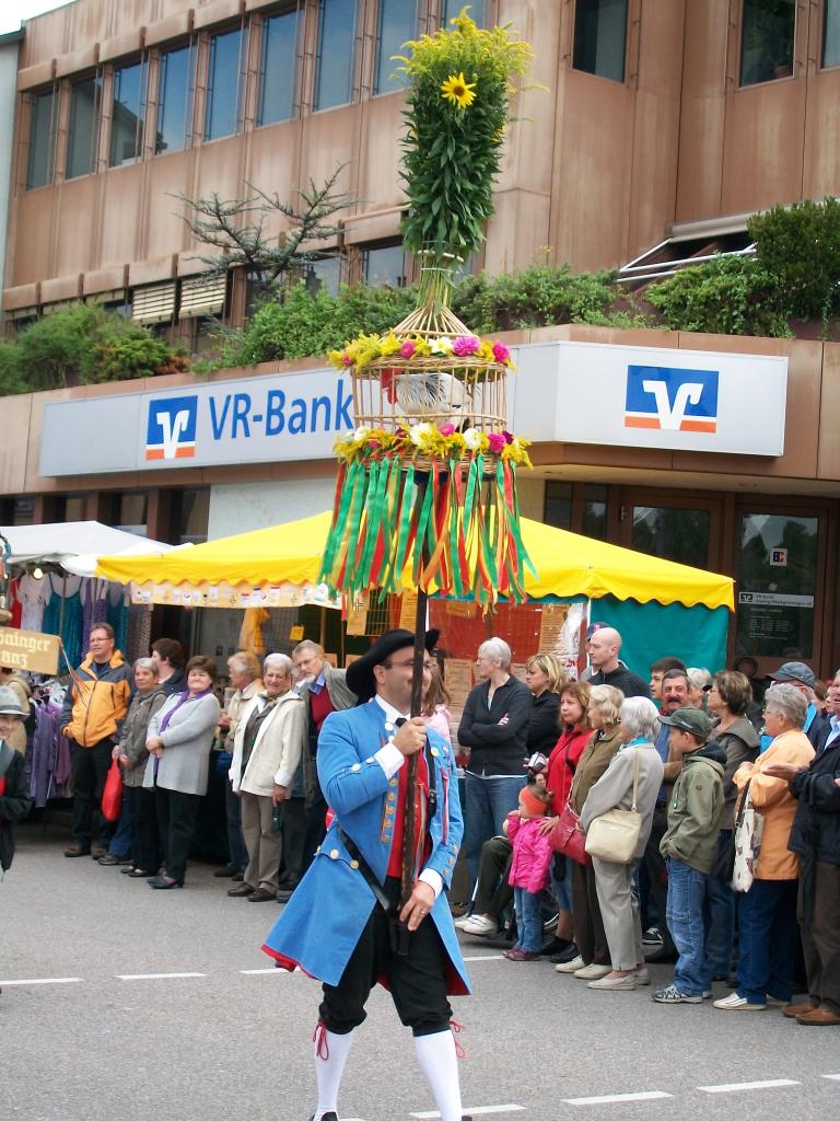 1-00_MKG 2010 019