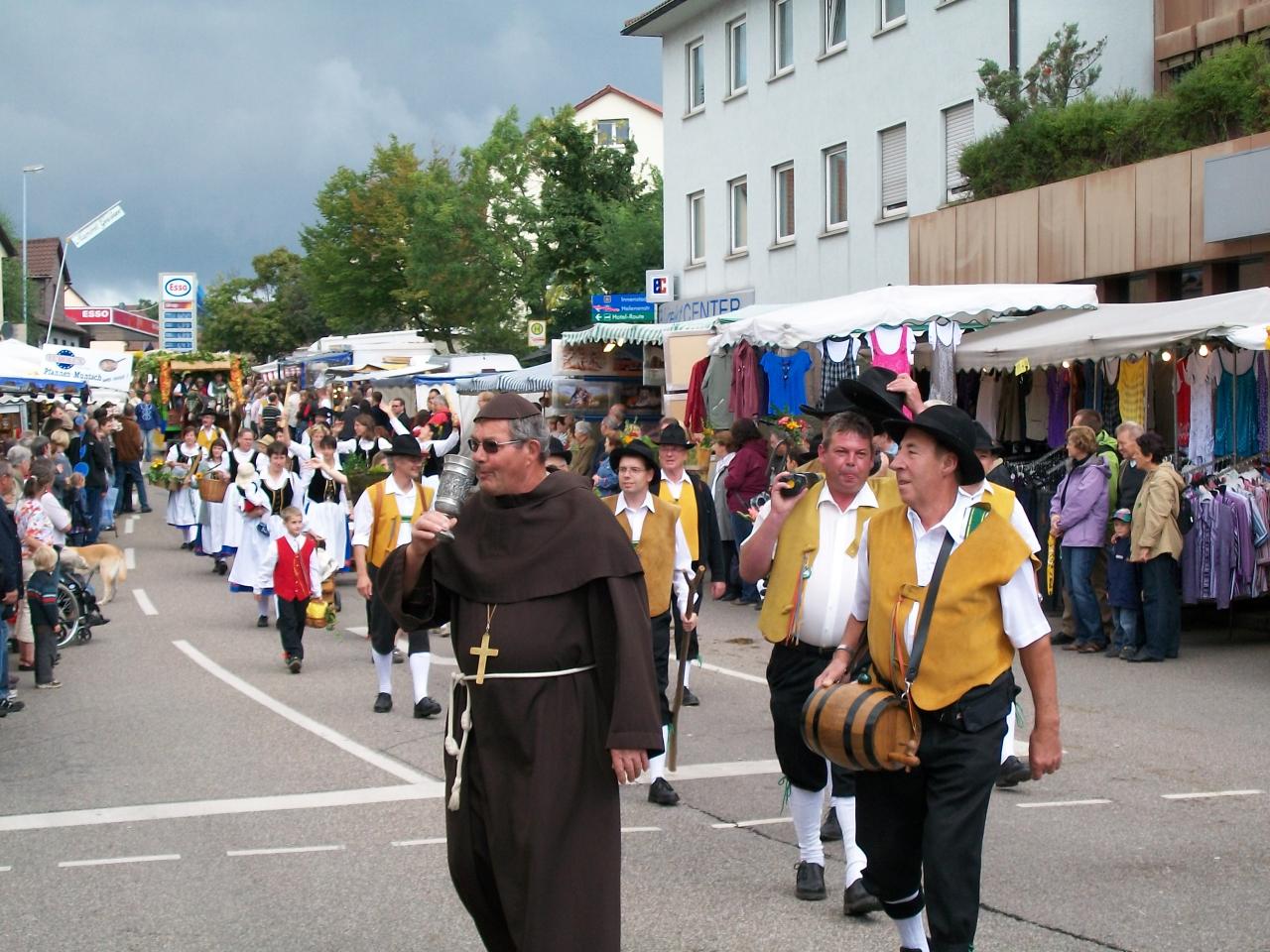 1-00_MKG 2010 034